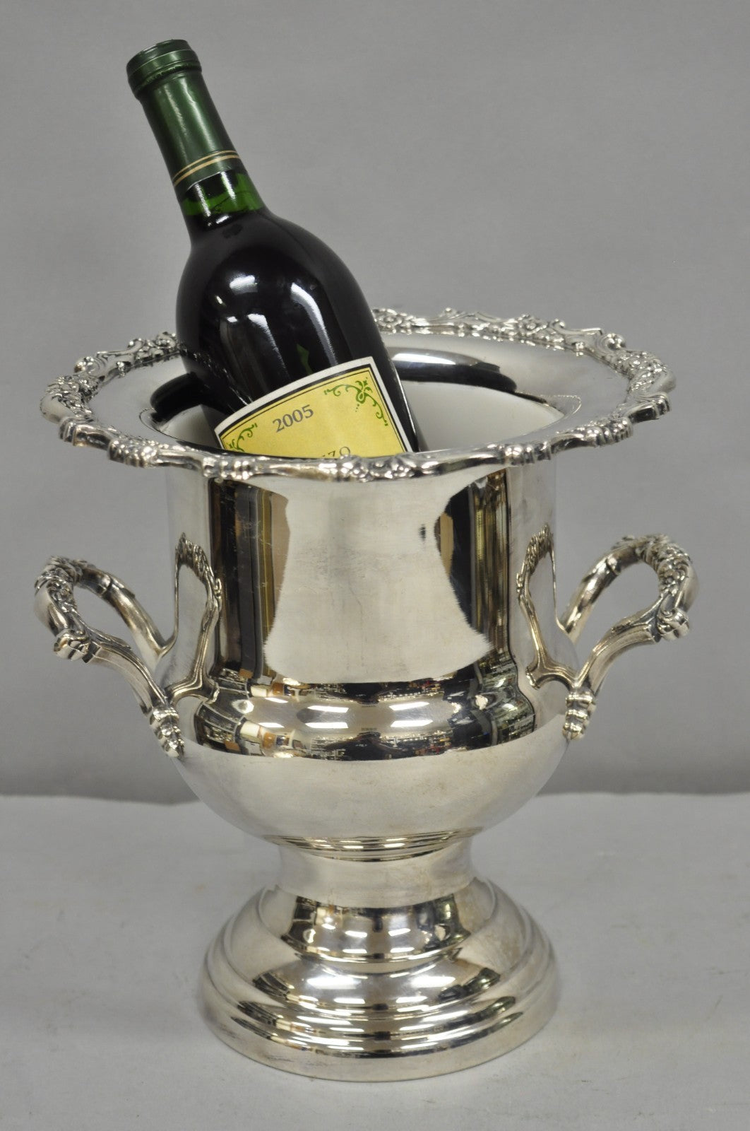 Vintage Oneida Silver Plated Trophy Cup Urn Champagne Wine Chiller Ice Bucket