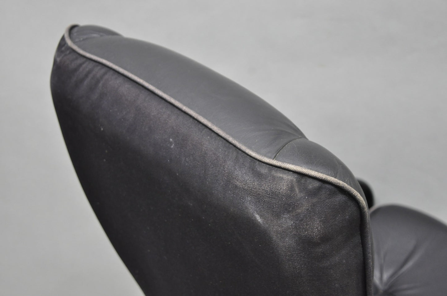 Vintage Black Leather Ekornes Stressless Style Swivel Recliner Lounge Chair