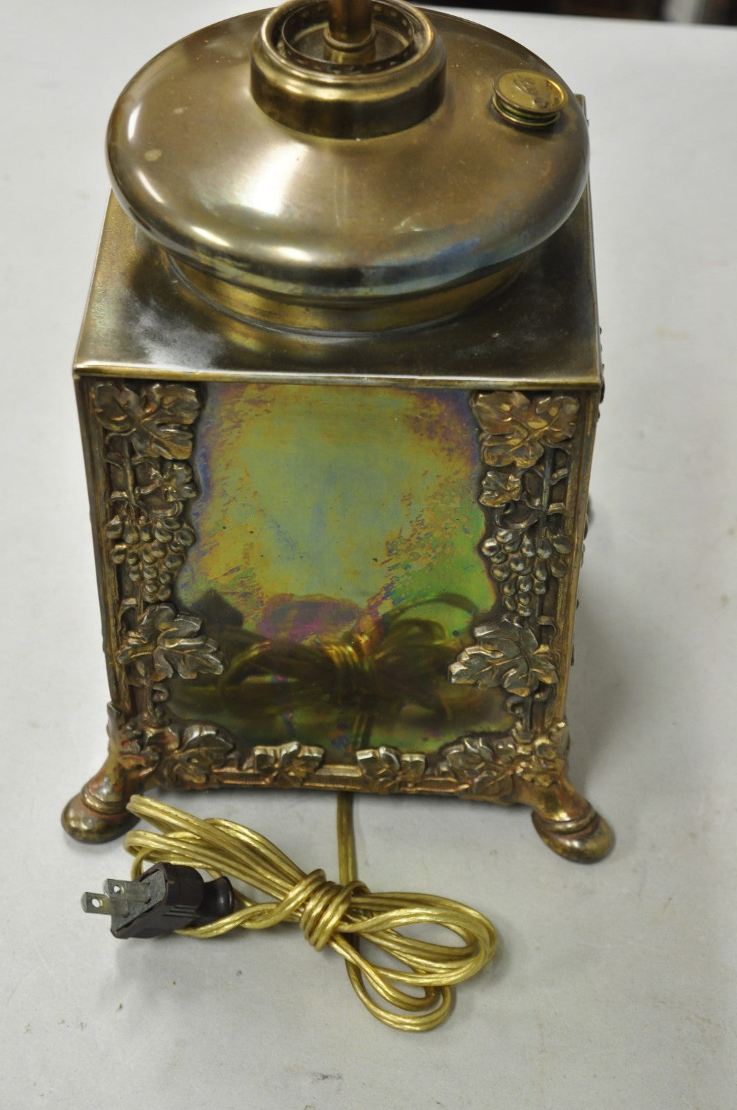 Antique French Art Nouveau Brass Maple Leaf Converted Oil Lamp Table Lamp