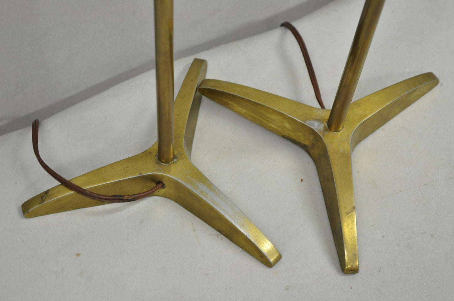 Vintage Gerald Thurston Stiffel Mid Century Modern Brass Tripod Table Lamp Pair