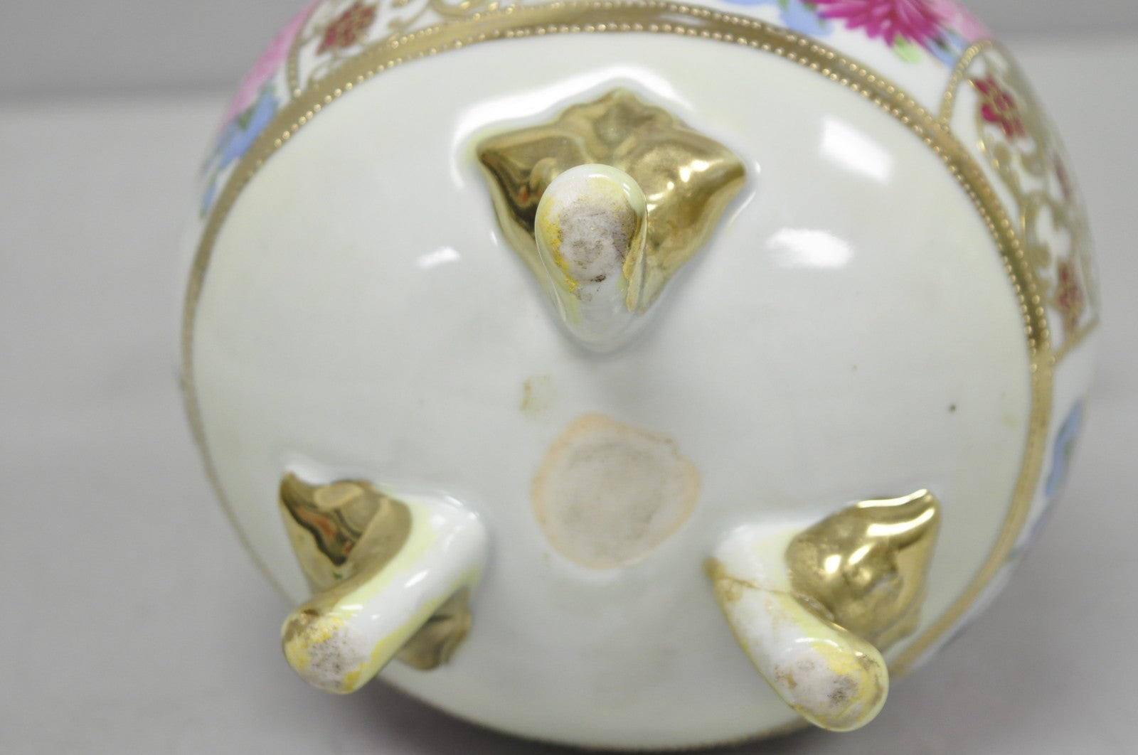 Antique Nippon Moriage Porcelain Twin Handle Ball Vase w/ Hand Painted Roses (B)