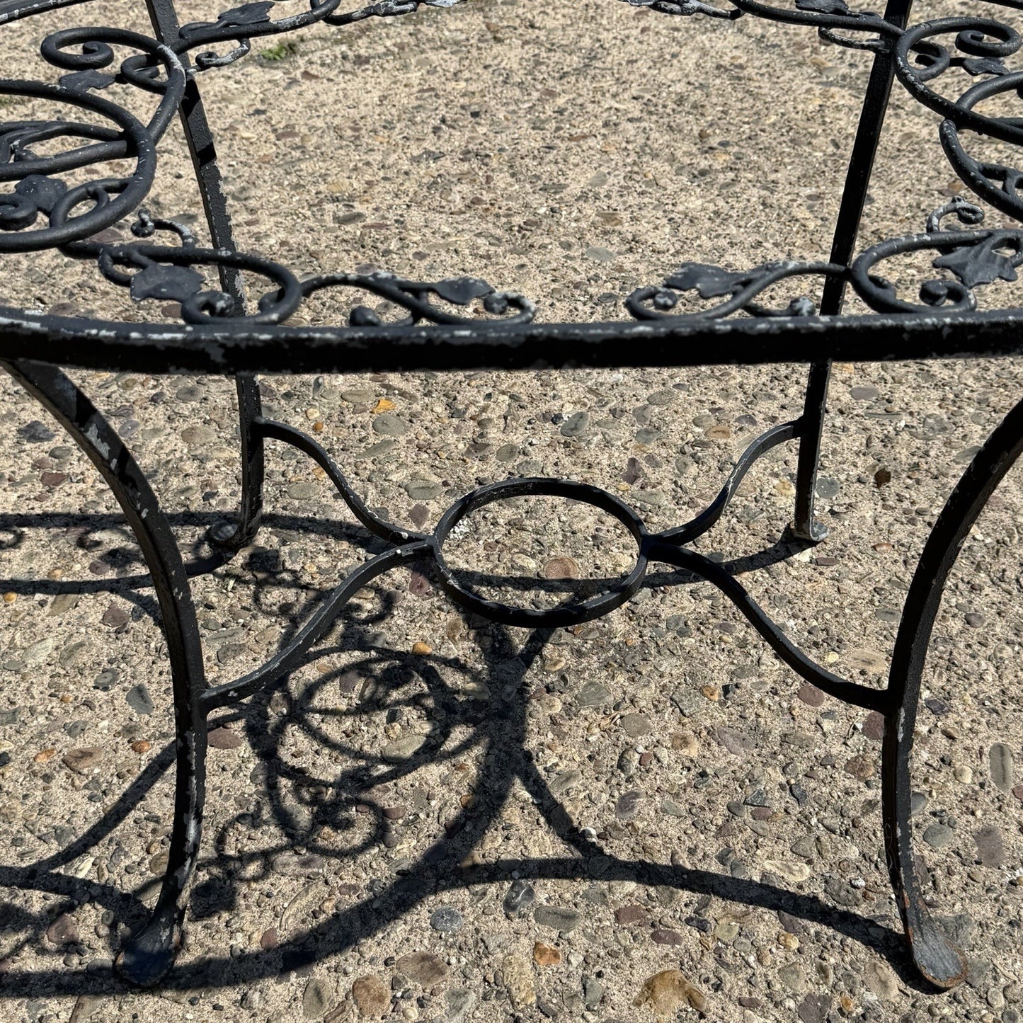 Vintage Salterini Style Leaf Vine Scroll Wrought Iron Oval Patio Coffee Table