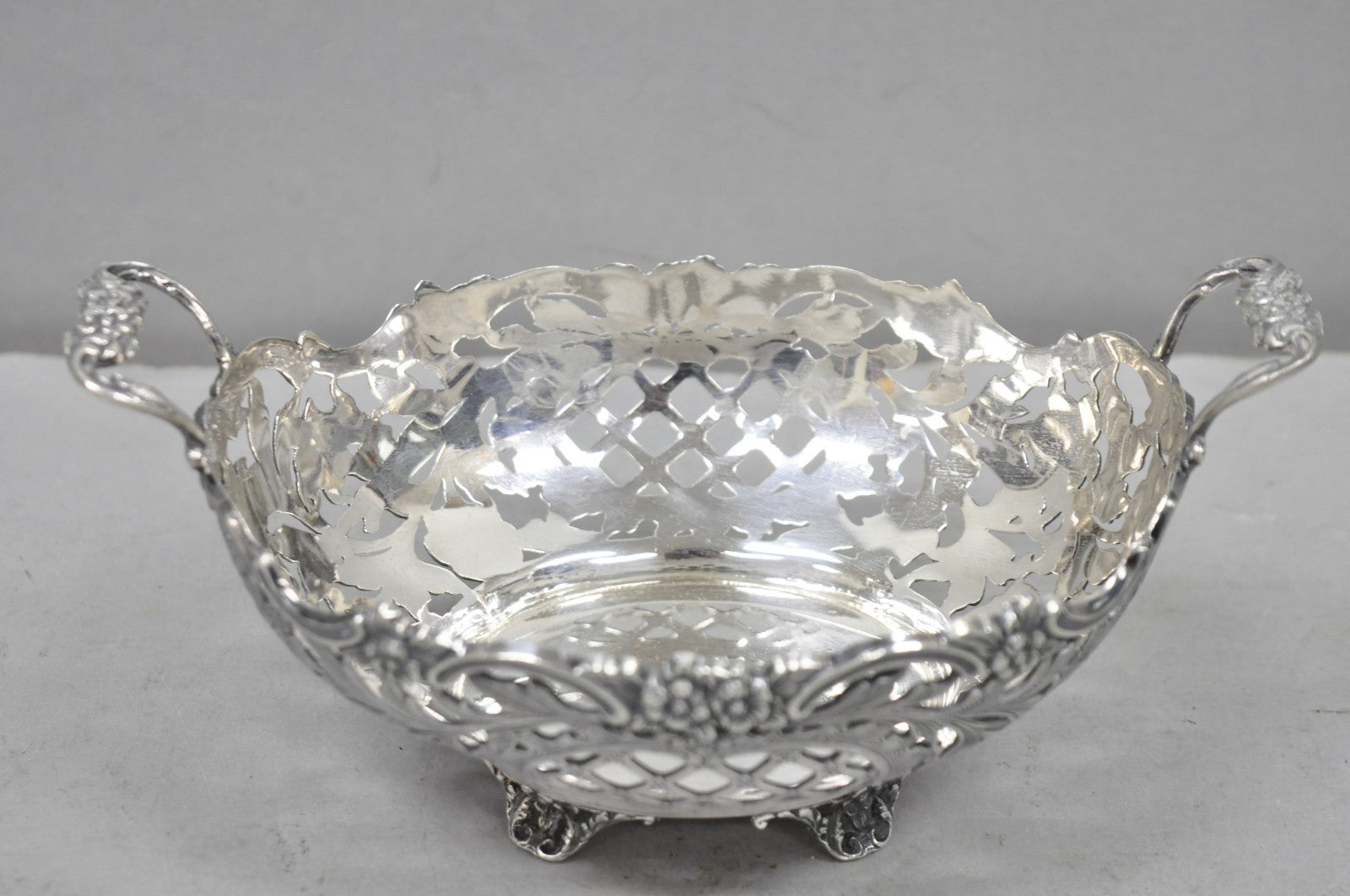 Vintage English Victorian Silver Plated Floral Pierced Small Nut Candy Dish