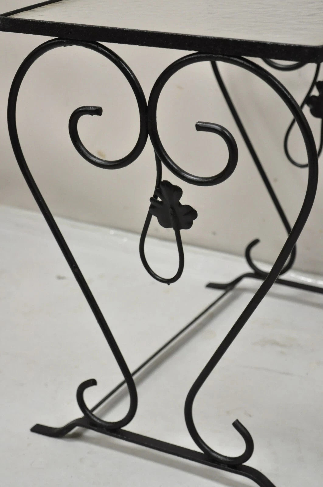 Vintage Salterini Wrought Iron Maple Leaf Garden Nesting Side Tables - Set of 3
