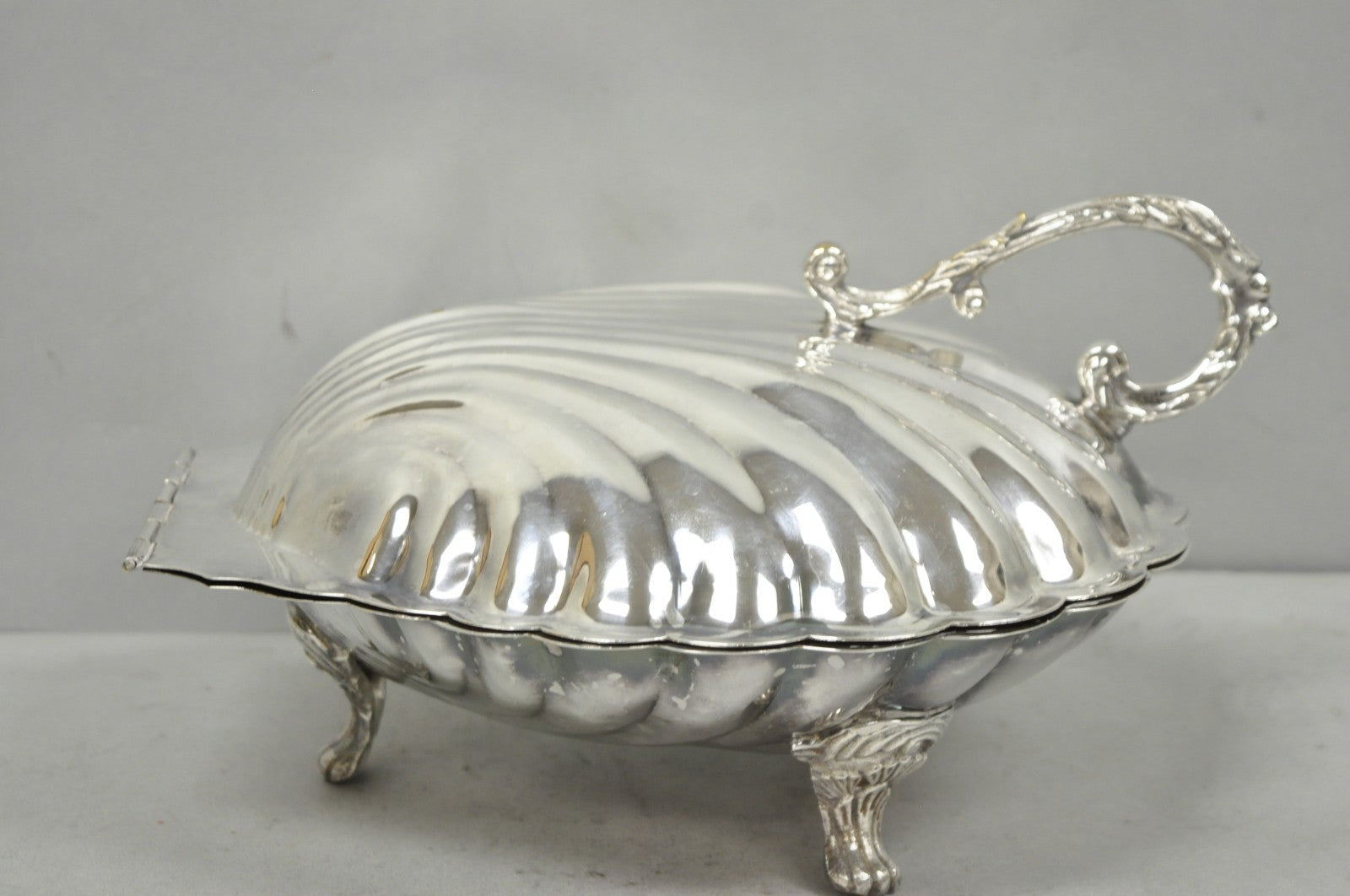 Vintage Regency Style Silver Plated Clam Shell Hinged Warmer with Floral Handle