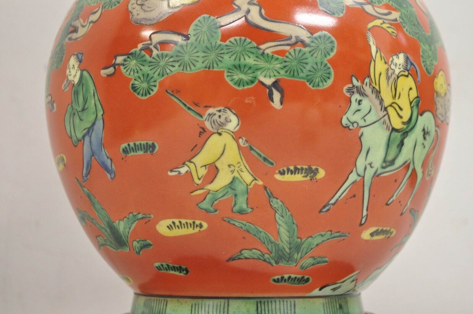 Vintage Chinoiserie Bulbous Porcelain Vase Oriental Figural Painted Table Lamp