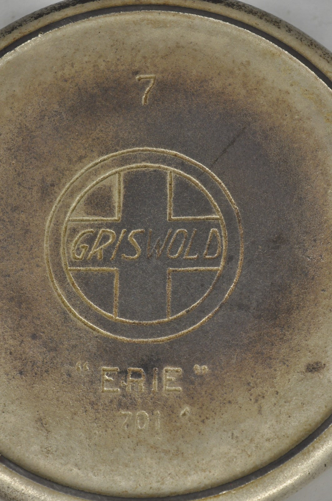 Vintage Griswold "Erie" 701 Cast Iron Skillet Frying Pan 7