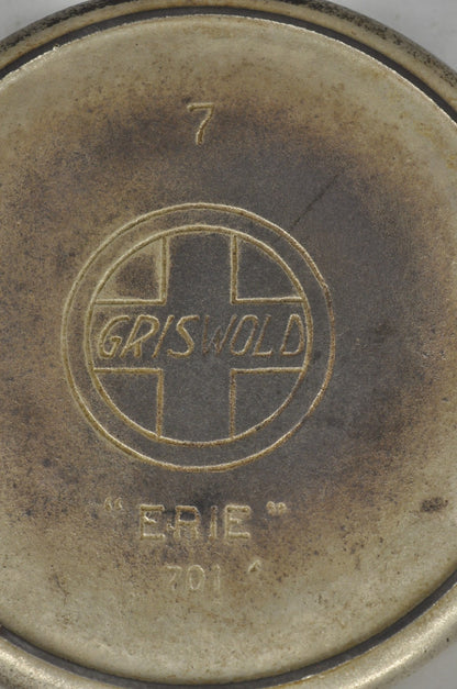 Vintage Griswold "Erie" 701 Cast Iron Skillet Frying Pan 7
