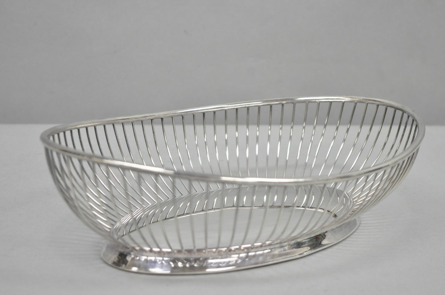 Vintage Gorham YC743 English Victorian Silver Plated Wire 11" Bread Fruit Basket