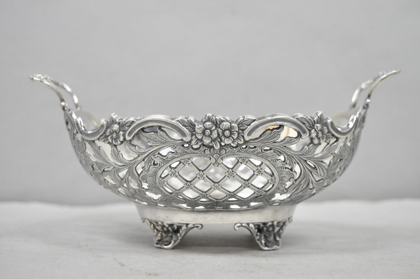 Vintage English Victorian Silver Plated Floral Pierced Small Nut Candy Dish