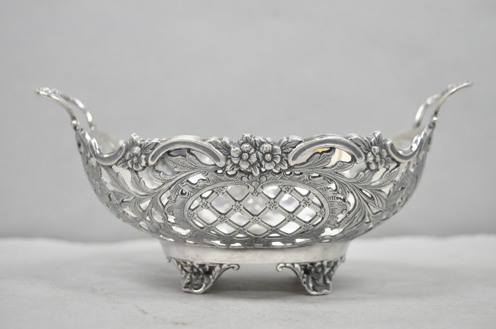 Vintage English Victorian Silver Plated Floral Pierced Small Nut Candy Dish