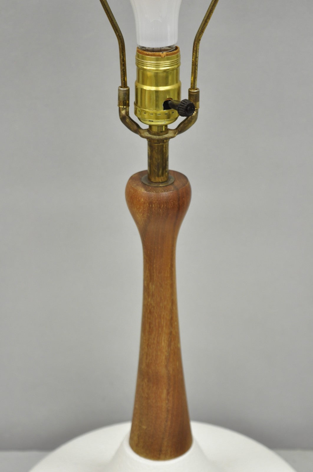 Vintage Mid Century Modern Atomic Era Teak Wood White Ceramic Pottery Table Lamp