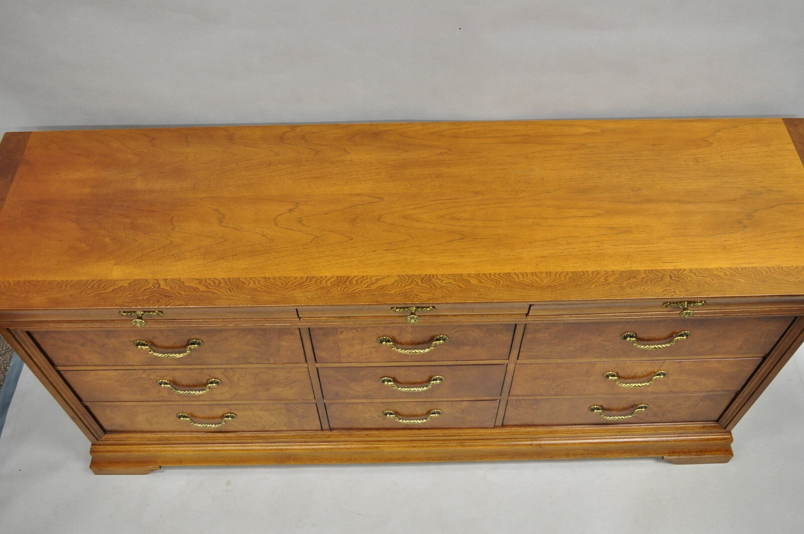 Thomasville Elysee French Country Burl Wood 12 Drawer Dresser Credenza