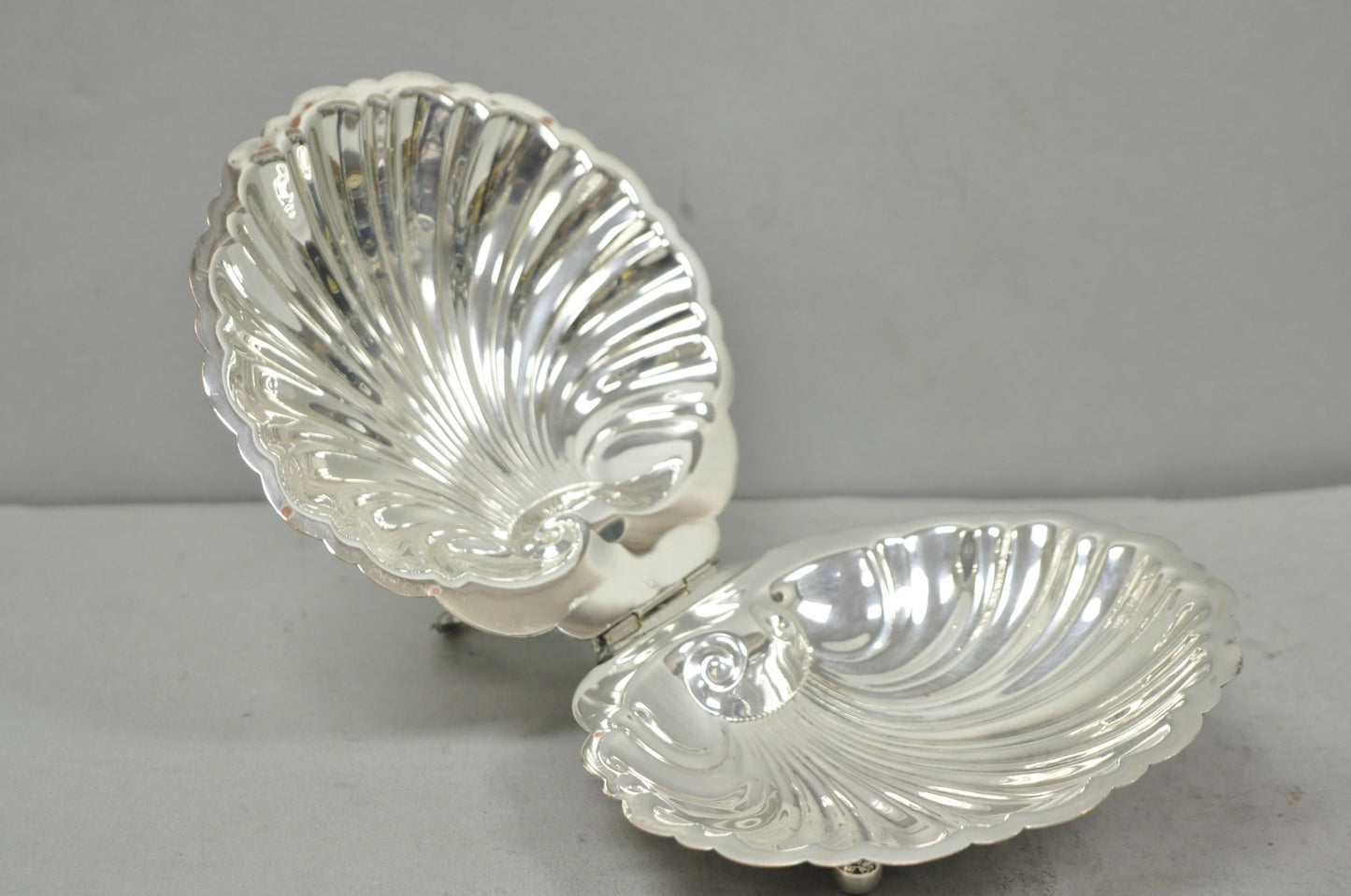 Antique English Regency Silver Plated Clam Shell Table Butler Serving Dish