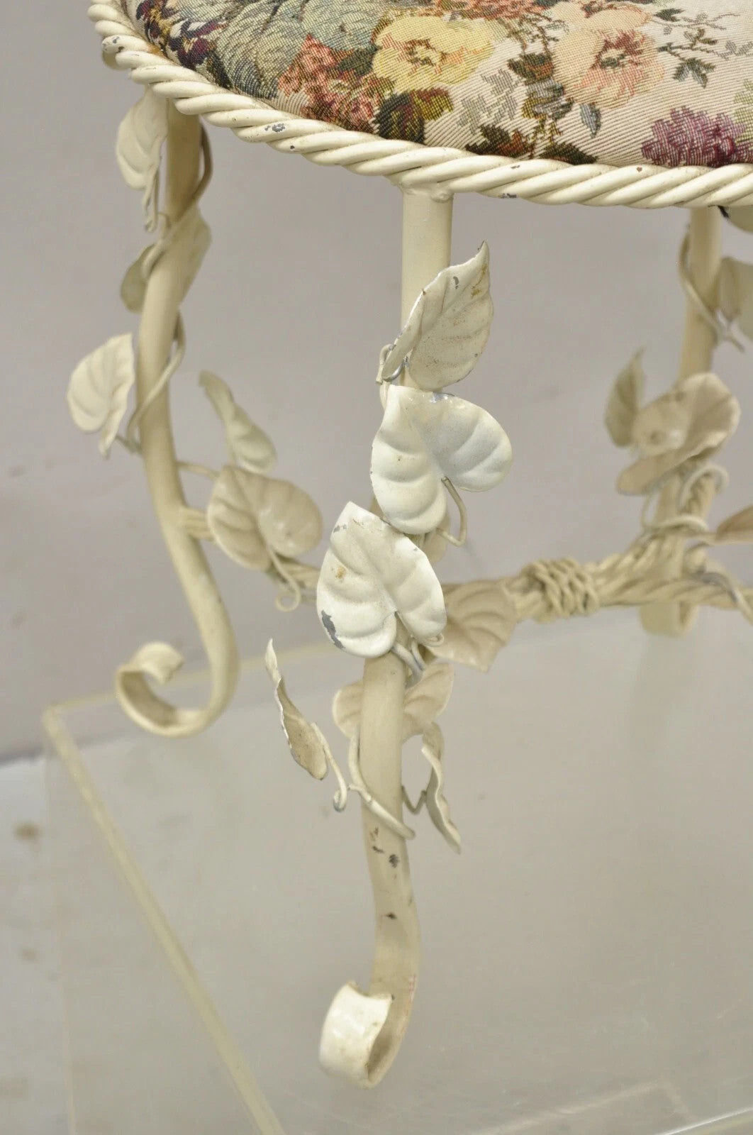 Vintage Italian Hollywood Regency White Metal Rope Floral Vanity Bench Stool