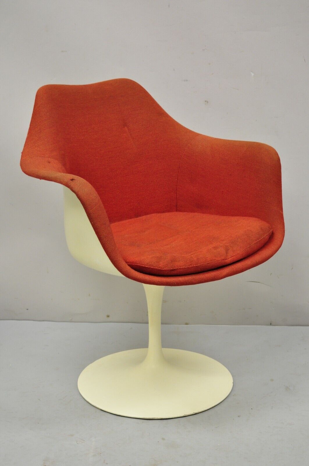 Vintage Knoll Eero Saarinen Red Upholstered Fiberglass Tulip Arm Chair