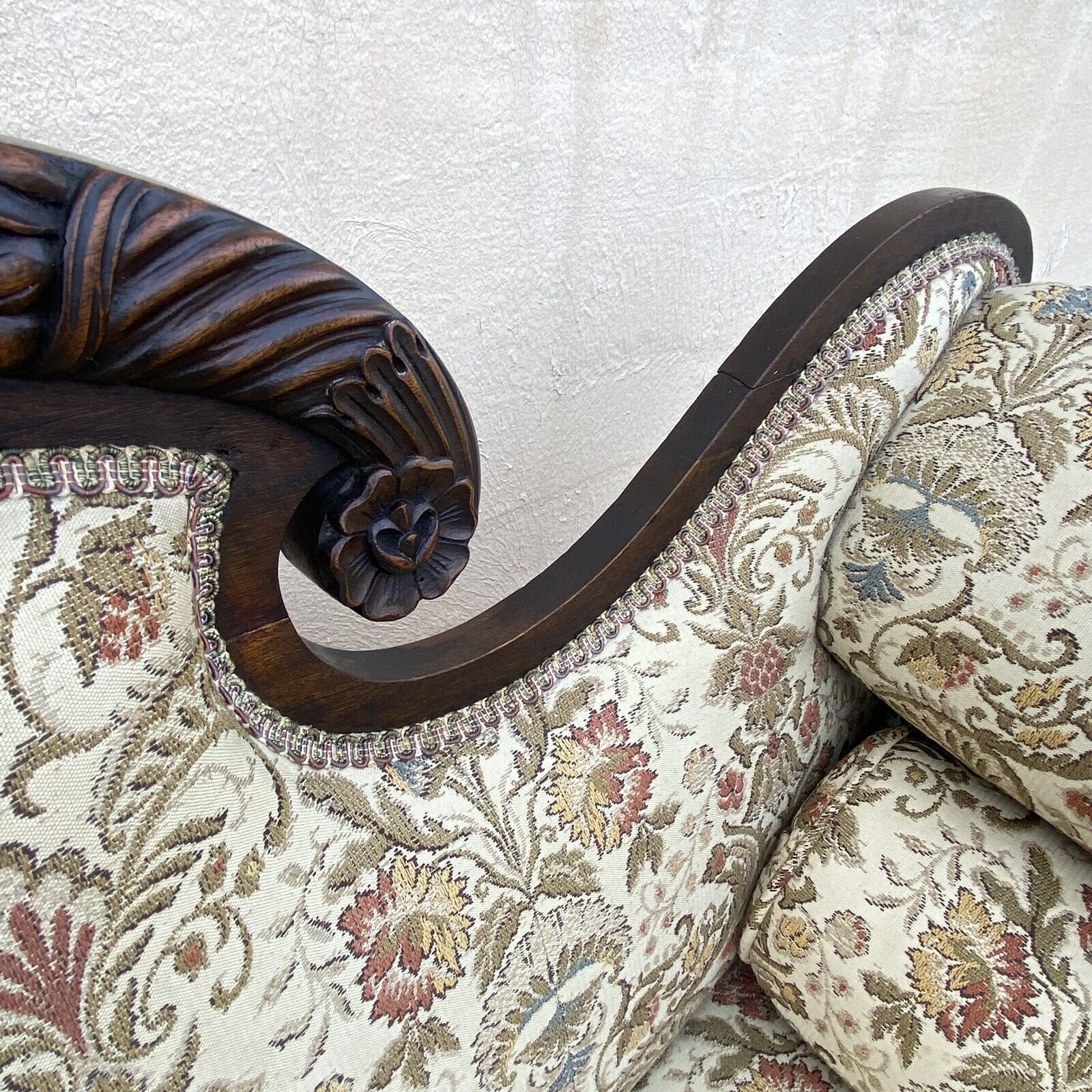 Antique American Empire Classical Carved Mahogany Paw Foot Cornucopia Arm Sofa