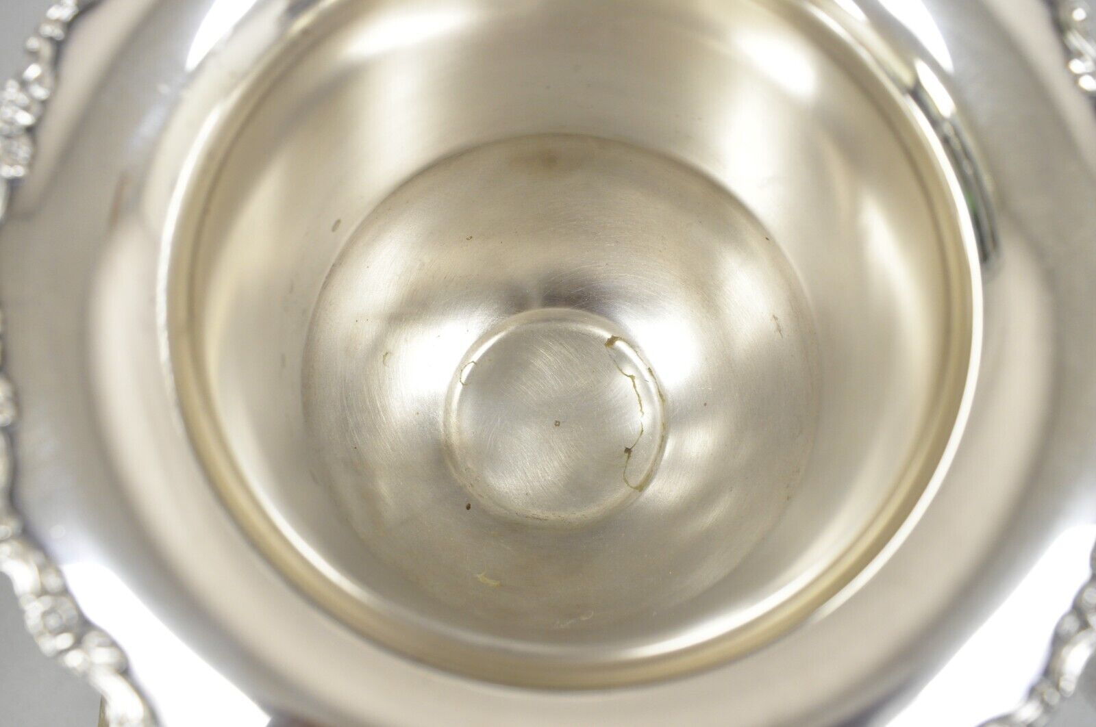 Vintage Oneida Silver Plated Twin Handle Trophy Cup Champagne Chiller Ice Bucket