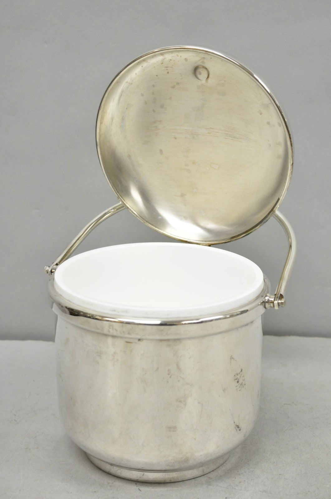 Vintage Art Deco Silver Plated Reticulating Hinge Lidded Bar Ice Bucket