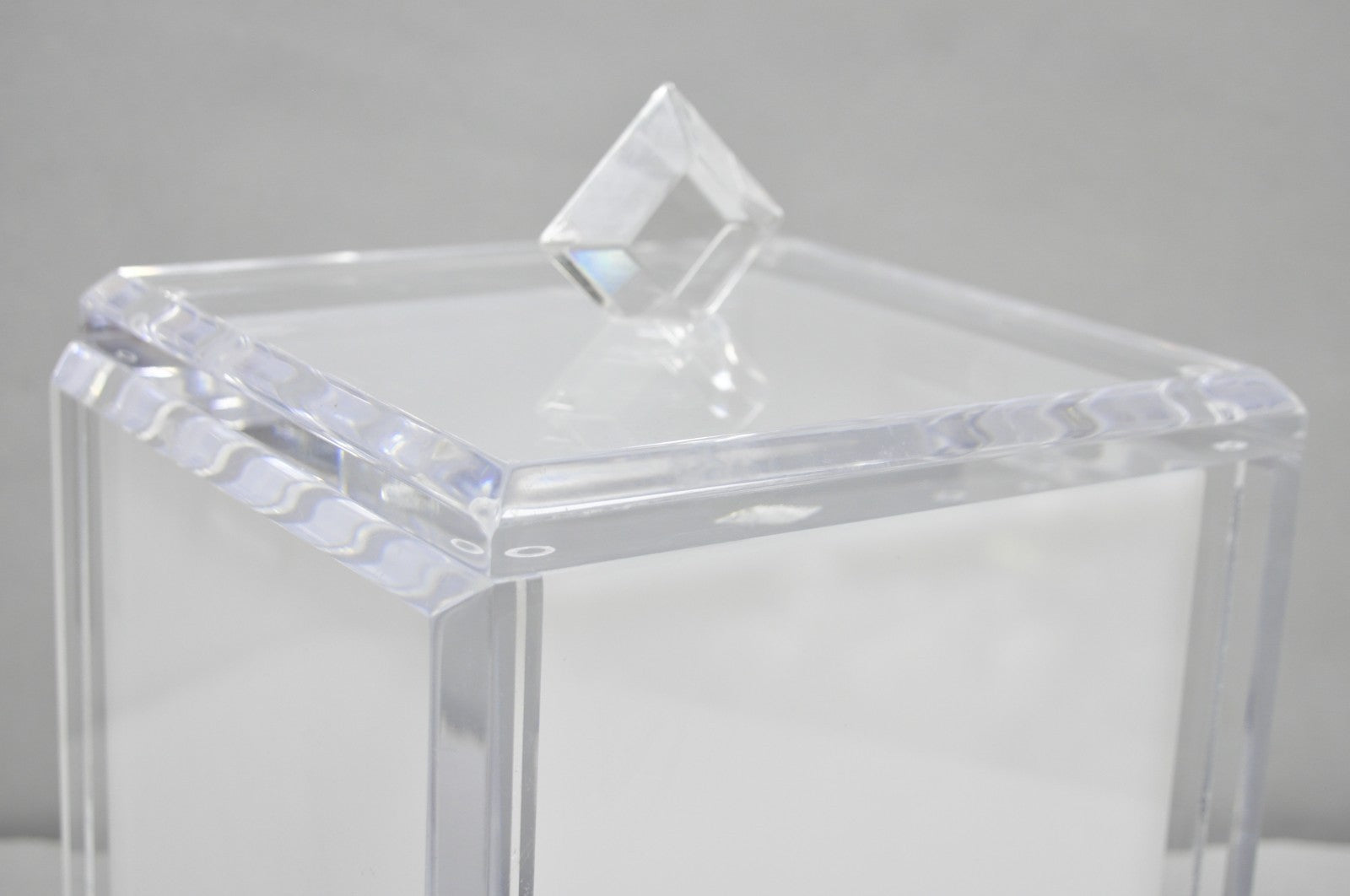 Vintage Mid Century Modern Clear Lucite Acrylic Diamond Handle Ice Bucket