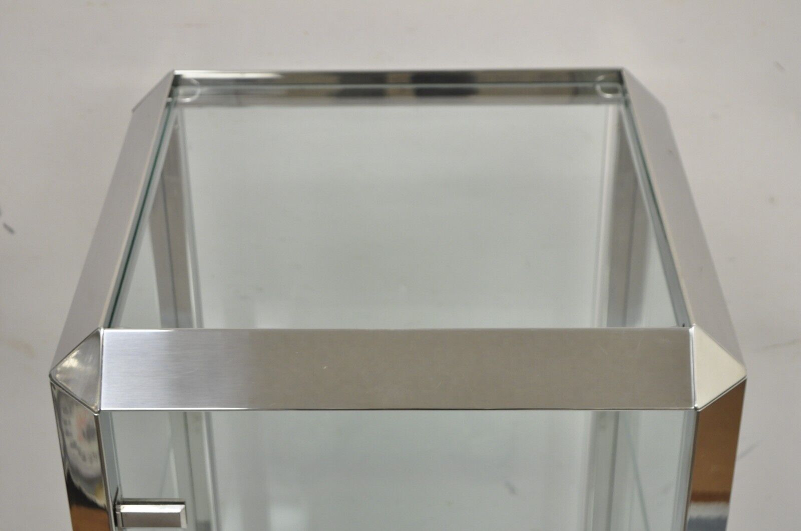Alberto Rosselli for Saporiti P800 Chrome and Glass Italian Modern Showcase