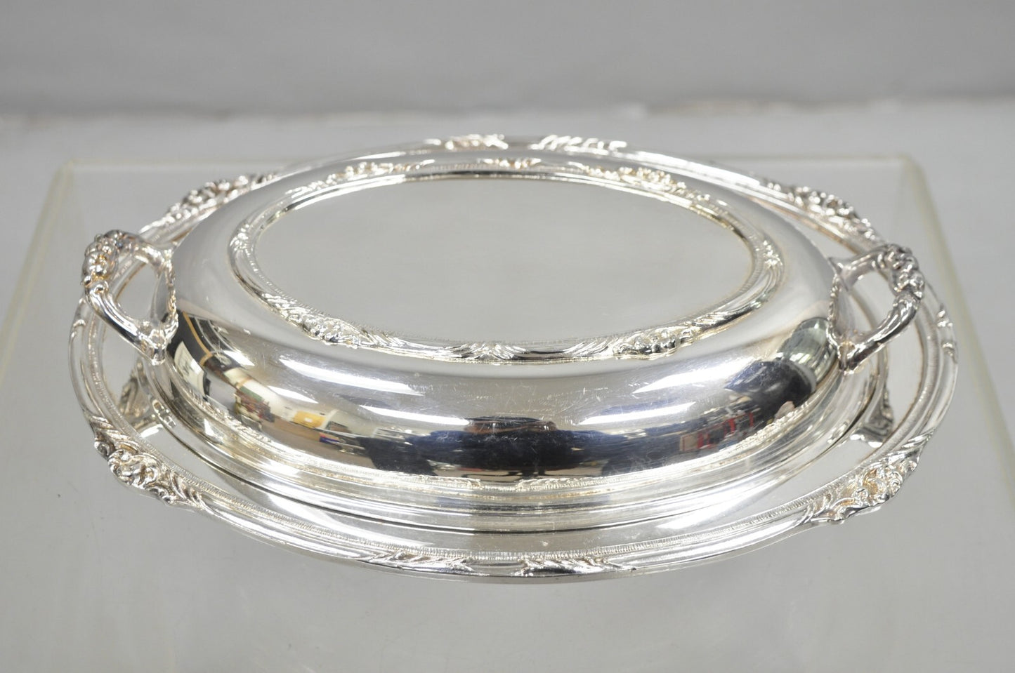 Vintage English Silver Mfg Silver Plated Covered Vegetable Serving Dish On Feet