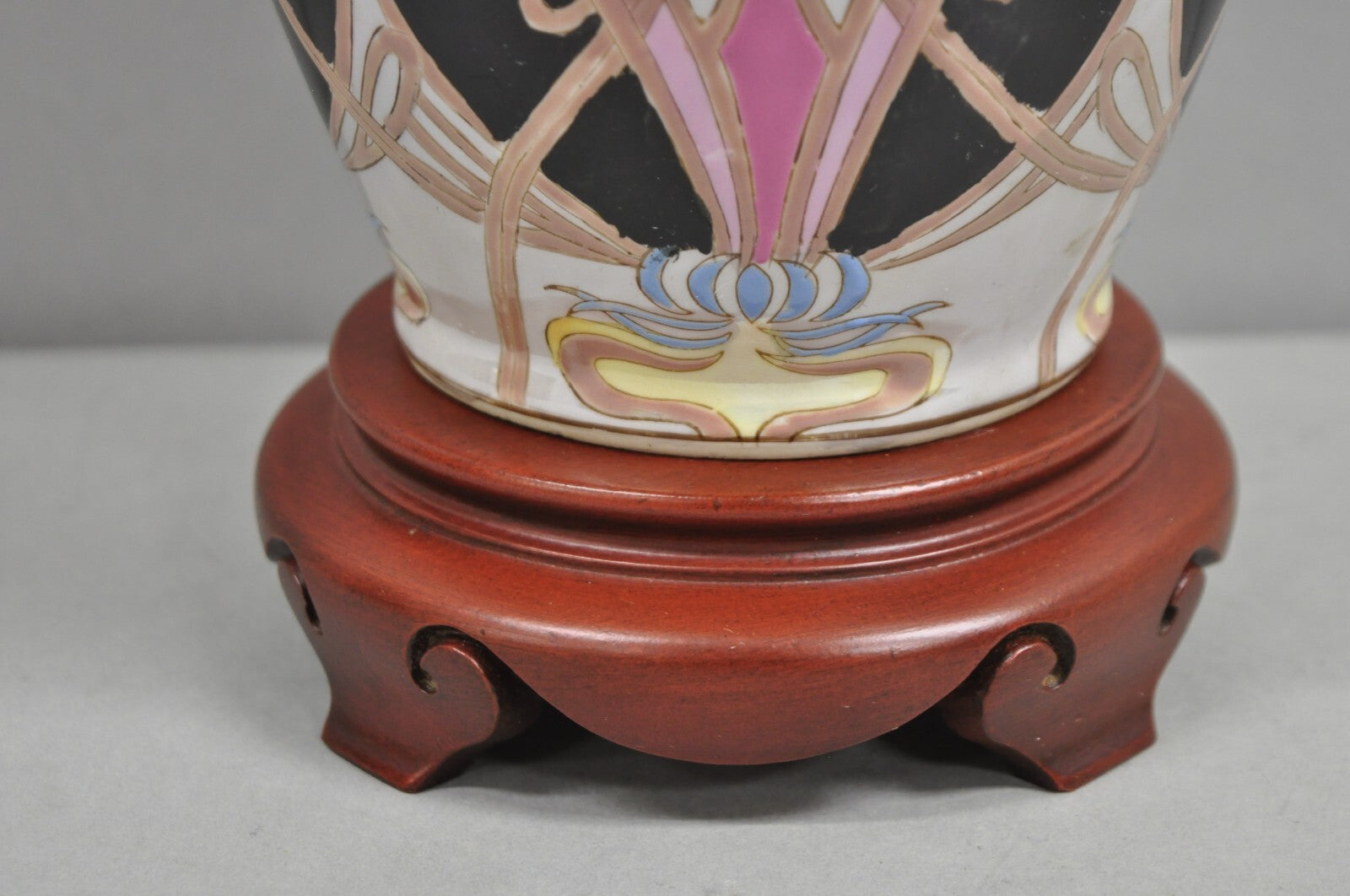 Vintage Chinoiserie Pink Glazed Porcelain Chinese Art Nouveau Table Lamp