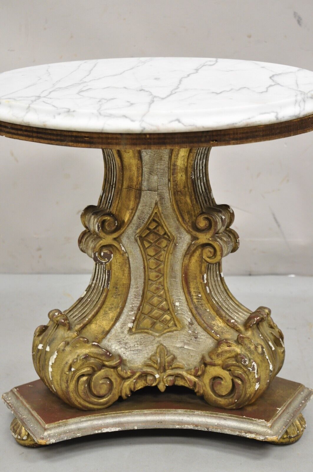 Italian Regency Florentine Carved Wood 18" Round Marble Top Pedestal Side Table