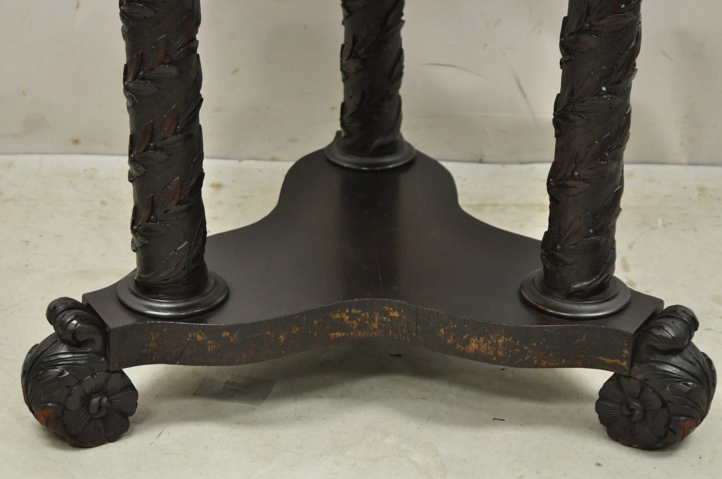 Antique American Empire Floral Spiral Carved Mahogany Round Center Side Table