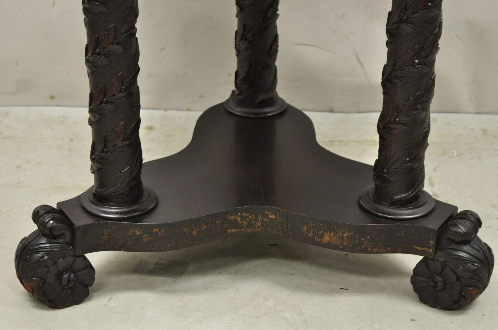 Antique American Empire Floral Spiral Carved Mahogany Round Center Side Table