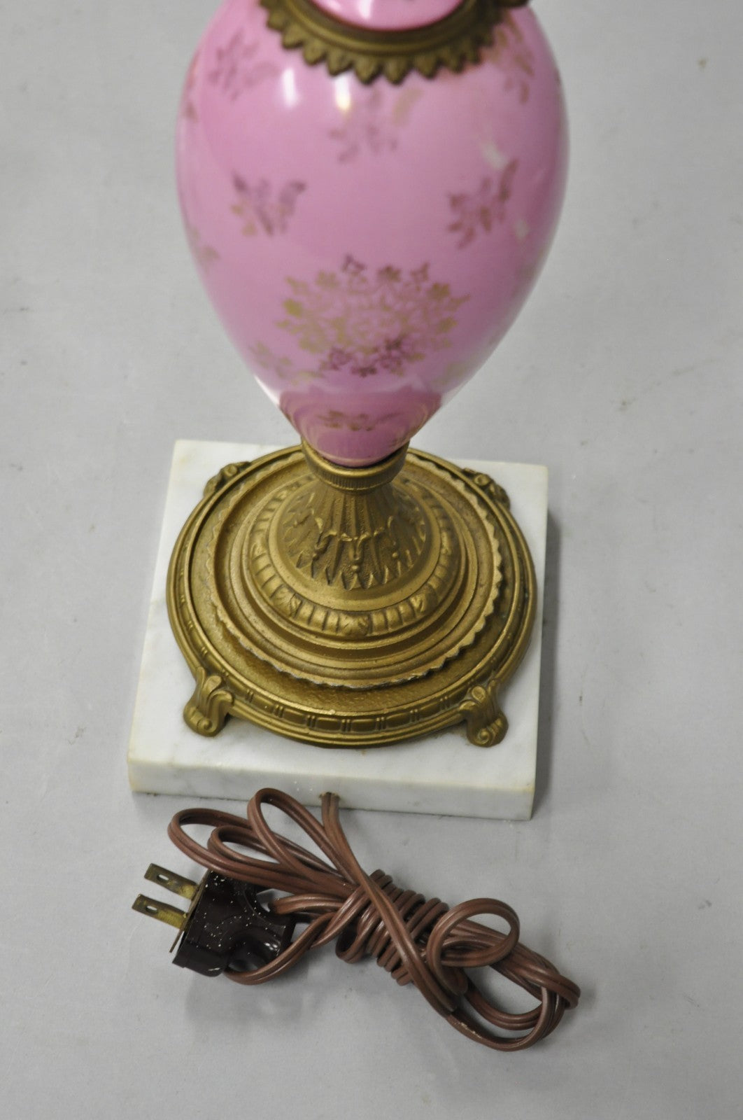 Antique French Victorian Pink Paris Porcelain Petite Urn Figural Table Lamp