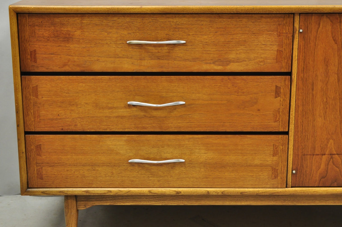 Vintage Lane Acclaim Mid Century Modern Walnut Dovetail Buffet Credenza Cabinet