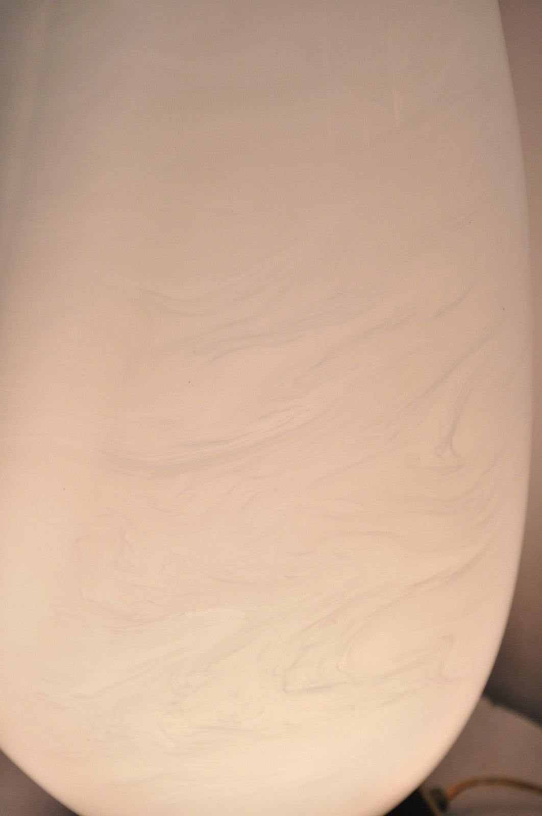 Vintage Roger Rougier White Acrylic Clam Shell Mid Century Modern Table Lamp