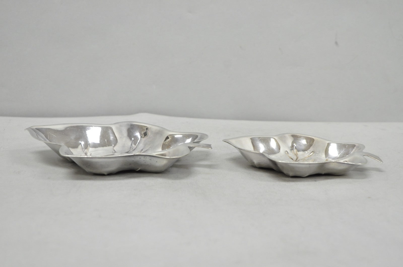 Vintage Canterbury Silver Plated Miniature Leaf Shaped Trinkets Dish Set of 2