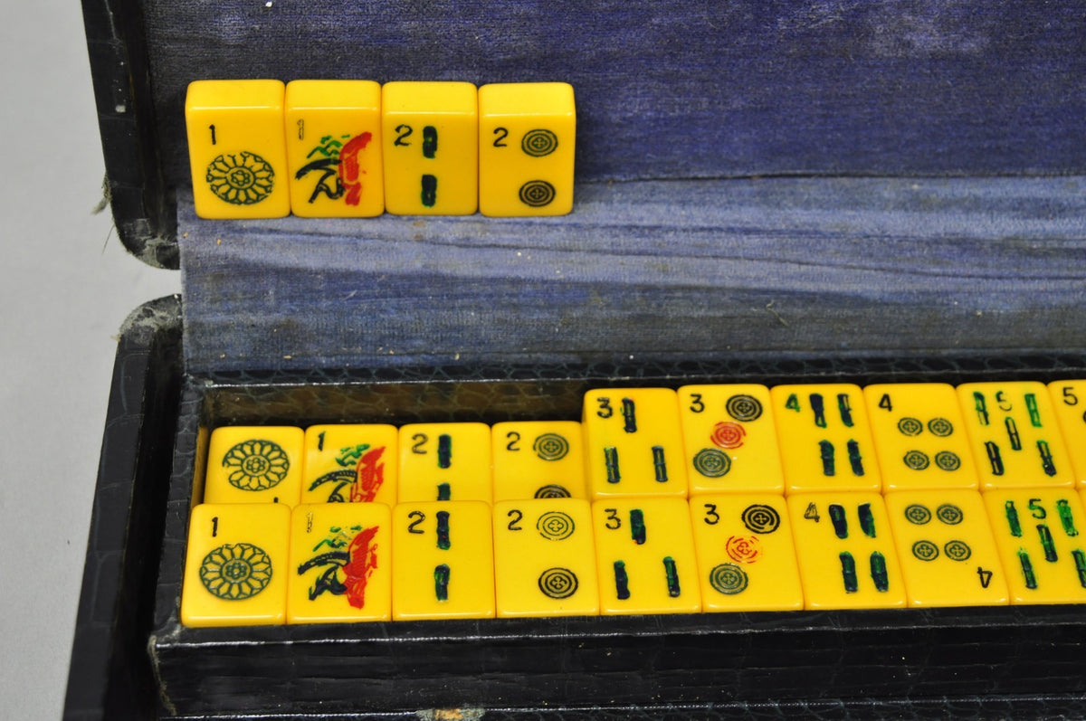 Vintage 1960s Mahjong Set Tiles in Case 162 Bakelite Tiles & 5 Racks
