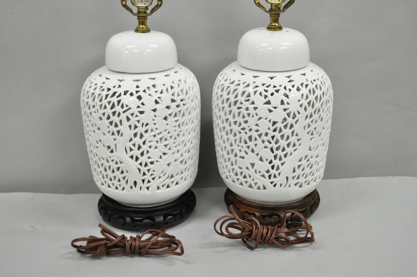 Chinoiserie White Blanc De Chine Porcelain Ginger Jar Oriental Table Lamp Pair