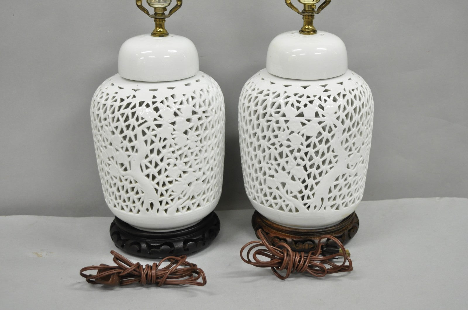 Chinoiserie White Blanc De Chine Porcelain Ginger Jar Oriental Table Lamp Pair