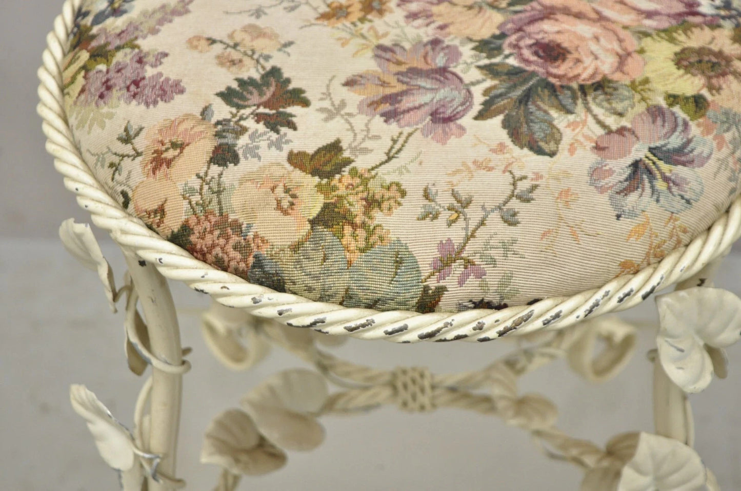 Vintage Italian Hollywood Regency White Metal Rope Floral Vanity Bench Stool