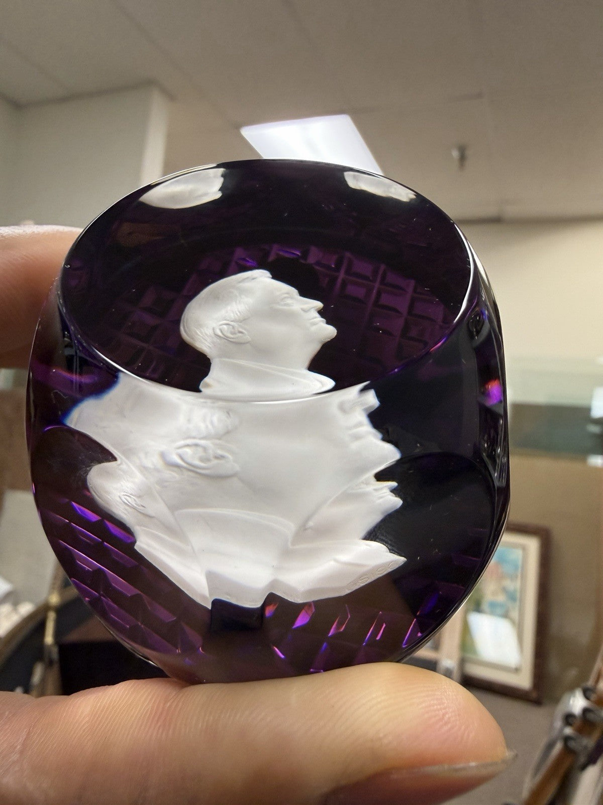 Cristal D'Albret France Franklin D Roosevelt Sulphide Paperweight Faceted Purple