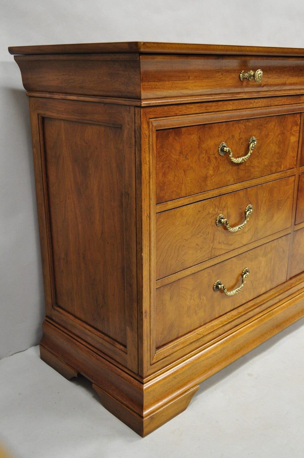 Thomasville Elysee French Country Burl Wood 12 Drawer Dresser Credenza
