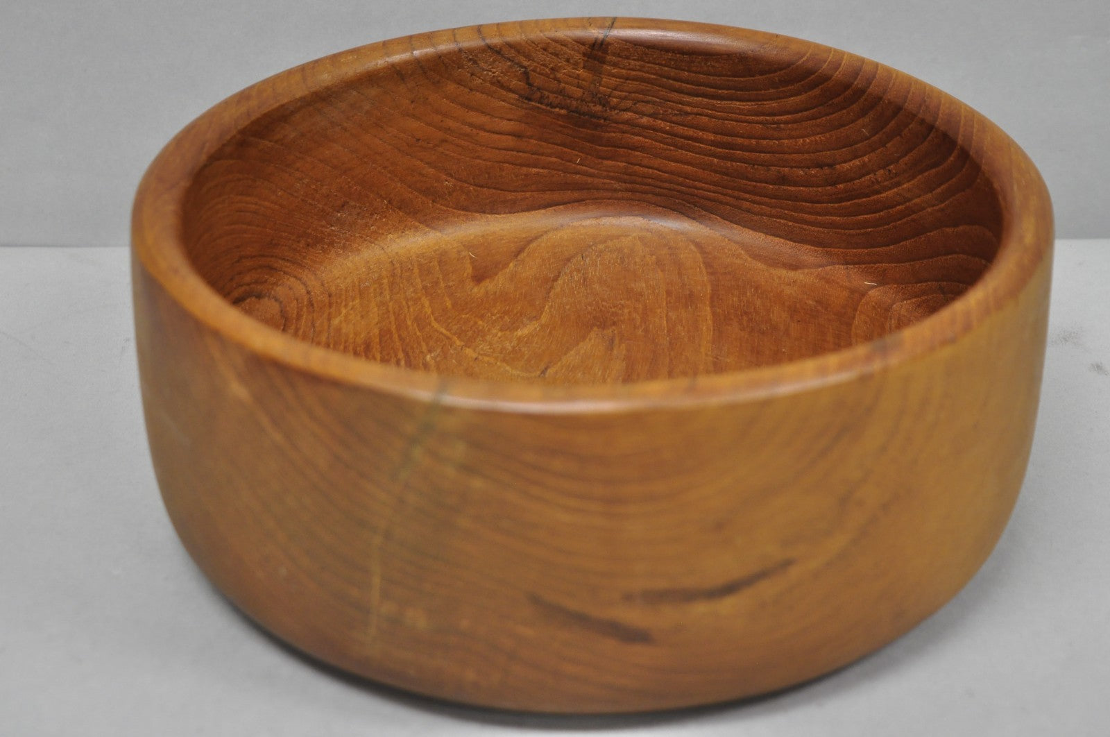 Vintage Mid Century Danish Modern Carved Teak Wood Round Salad Fruit Bowl (B)