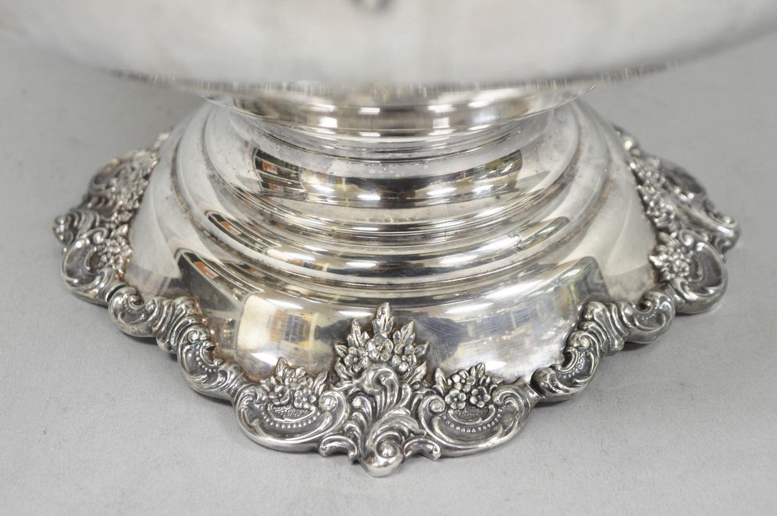 Vintage Baroque by Wallace 252 & 253 Silver Plated Punch Bowl Set w/ 10 Cups