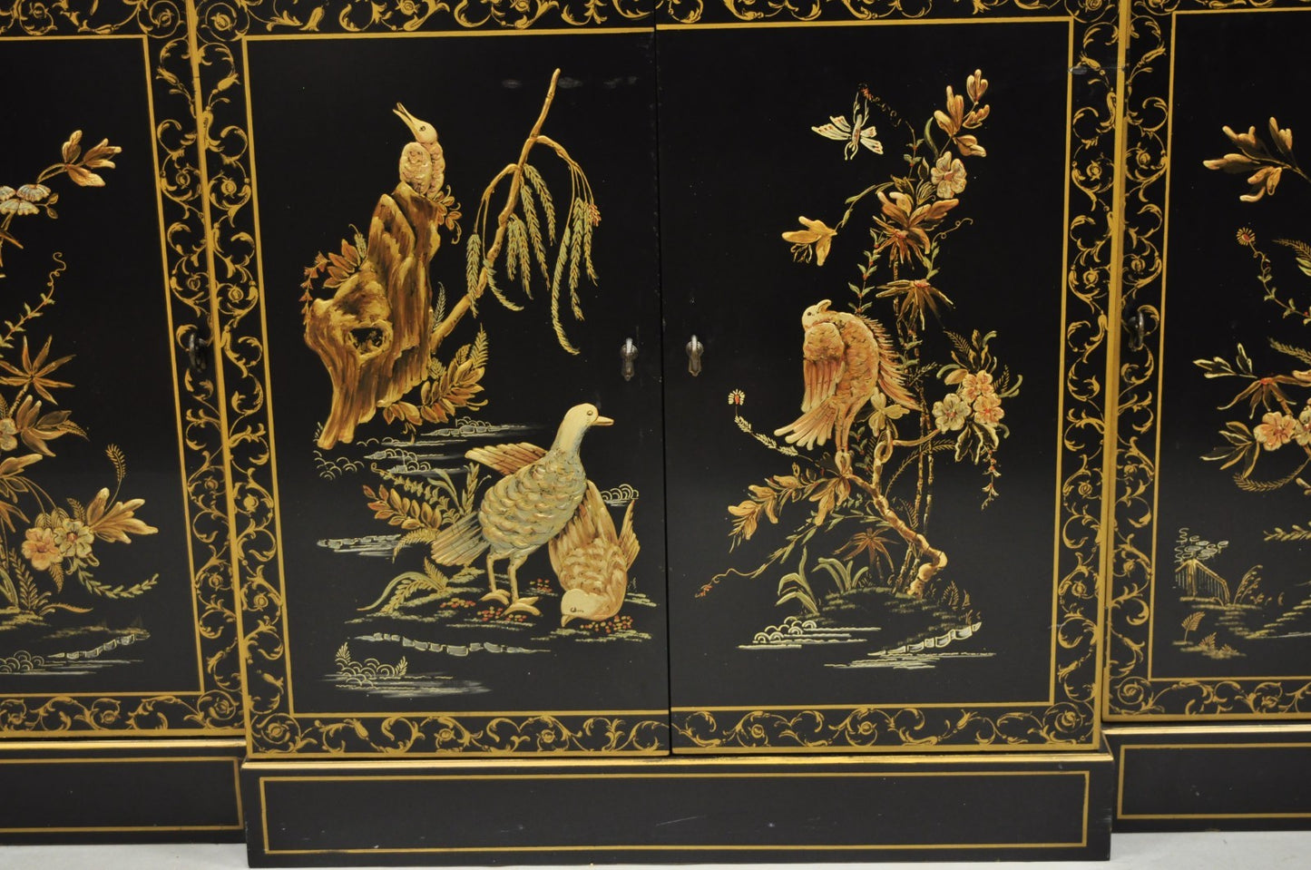 Drexel Et Cetera Chinoiserie Black Lacquer Decorated Breakfront China Cabinet