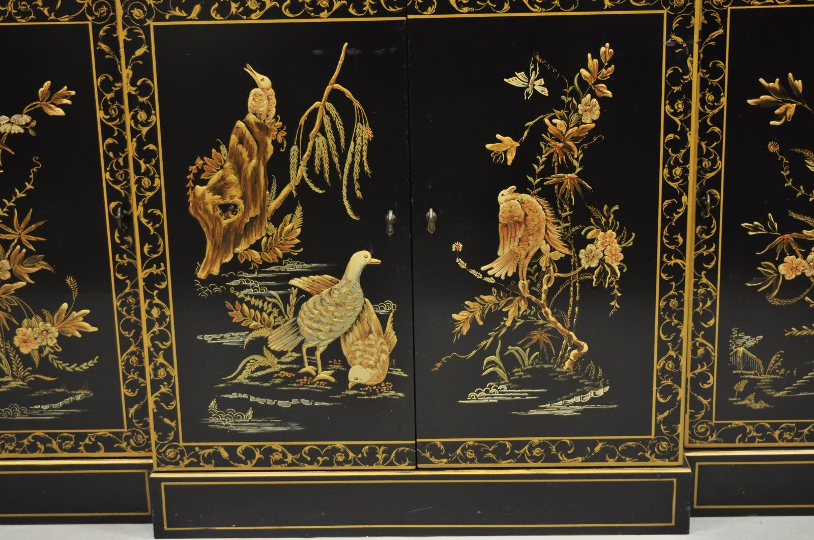 Drexel Et Cetera Chinoiserie Black Lacquer Decorated Breakfront China Cabinet