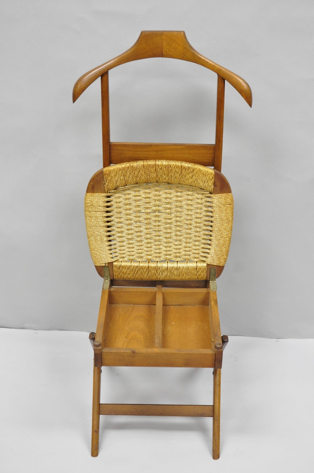 Vintage Mid Century Italian Modern Beech Wood Clothing Valet Chair Seat (A)