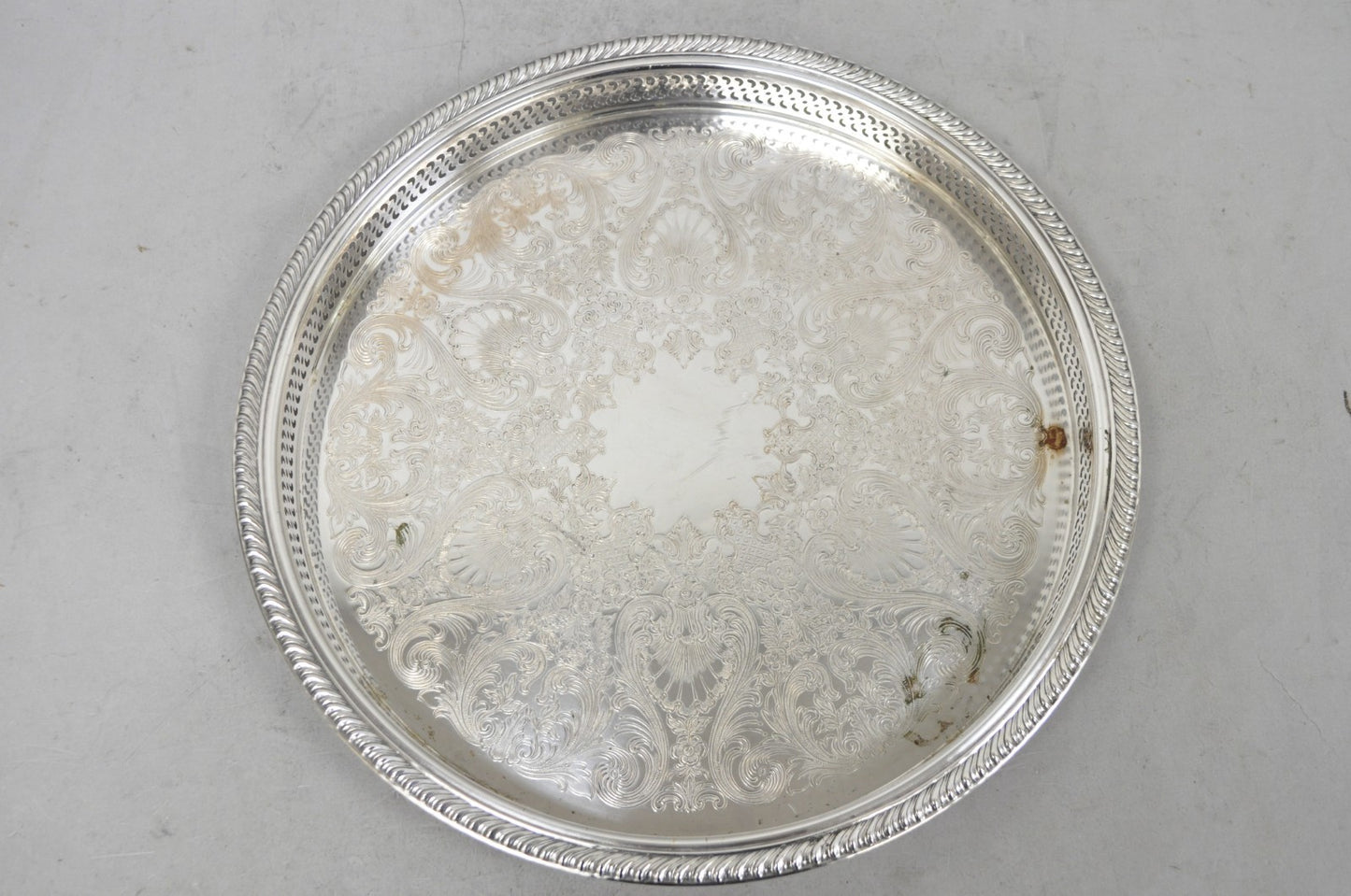 Vintage WM Rogers Round Sllver Plated Raised Gallery Serving Platter Bar Tray