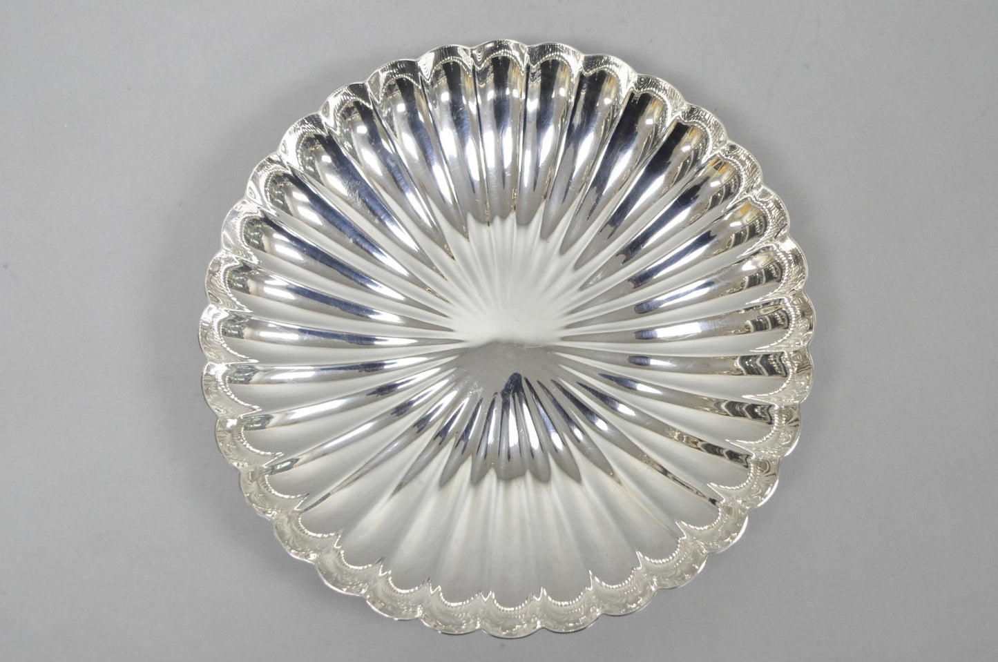 Antique Elkington English Regency 10.5" Round Scalloped Silver Plated Bowl Dish
