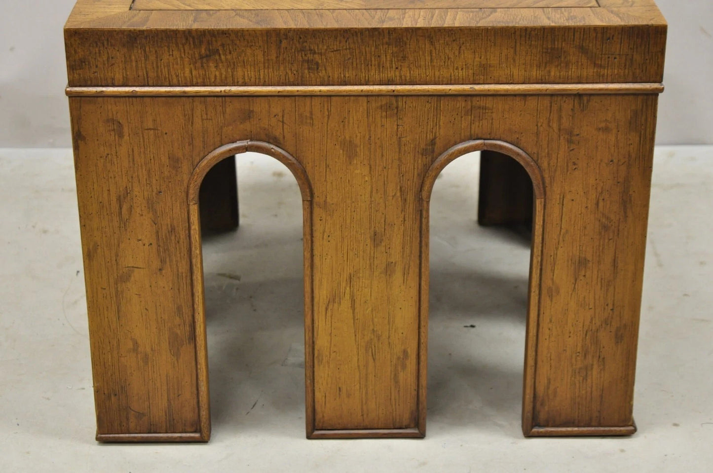 Vintage Drexel Wellington Arched Hollywood Regency Burl Wood Pedestal Side Table