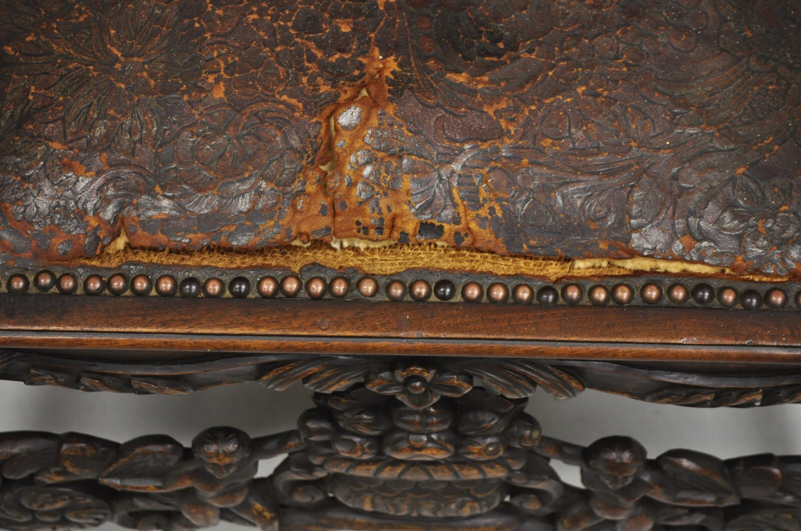 Antique Italian Renaissance Carved Walnut Throne Arm Chair w/ Winged Cherubs