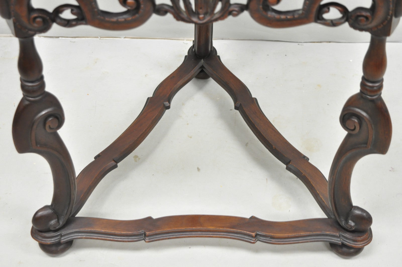 Antique Burl Walnut William & Mary Jacobean Triangular Accent Side Table